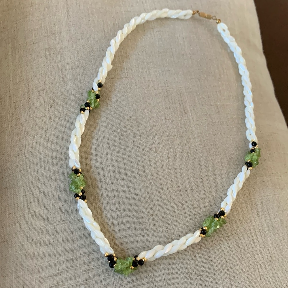 Vintage MOP Necklace Featuring Clusters of Peridot & Small Gold and Black Beads
